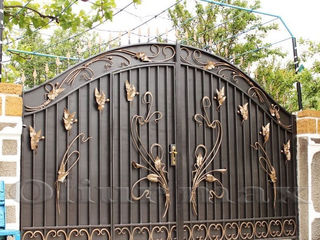 Copertine, porți,  balustrade,  garduri,gratii, uși metalice ,alte confecții din  fier. foto 1