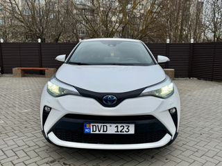 Toyota C-HR foto 2