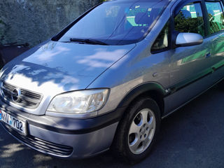 Opel Zafira foto 2