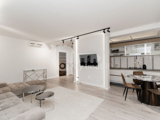 Apartament cu 3 camere, 105 m², Centru, Chișinău foto 1