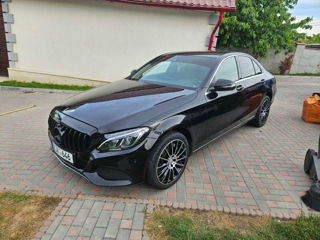 Mercedes C-Class foto 2