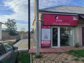 Vând oficiu + fundație în centru orasului Florești