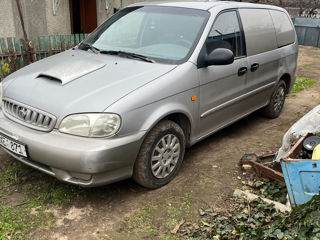 KIA Carnival foto 2