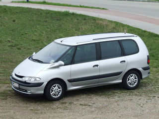 Renault Logan foto 2