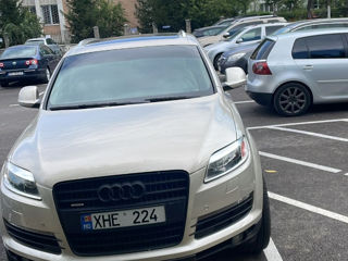 Audi Q7 foto 1