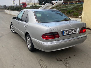 Mercedes E-Class foto 3