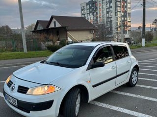 Renault Megane foto 2