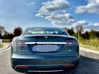 Tesla Model S foto 3