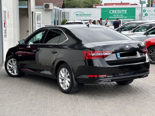 Skoda Superb foto 4