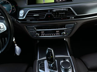 BMW 7 Series foto 11