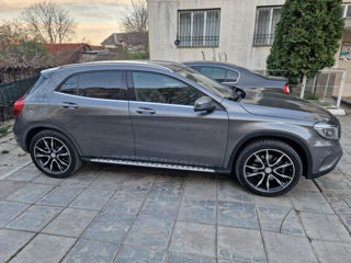 Mercedes GLA foto 2