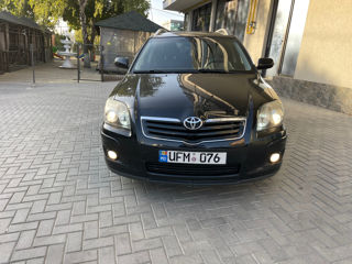 Toyota Avensis foto 4