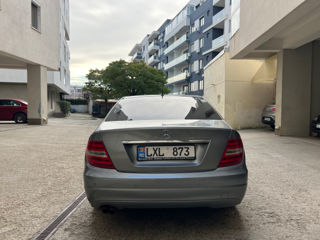 Mercedes C-Class foto 4