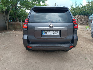 Toyota Land Cruiser Prado foto 2