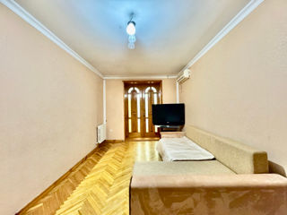 Apartament cu 2 camere, 60 m², Sculeni, Chișinău foto 3