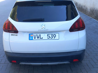 Peugeot 2008 foto 2