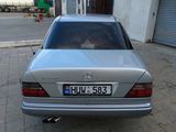 Mercedes Series (W124) foto 6