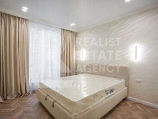 Apartament cu 2 camere, 72 m², Centru, Chișinău foto 13