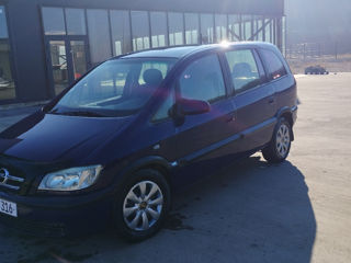 Opel Zafira foto 2