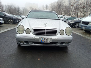 Mercedes E-Class foto 7