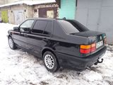 Volkswagen Vento foto 1