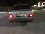 Mercedes Series (W124) foto 5