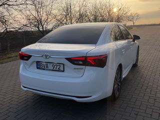 Toyota Avensis foto 5