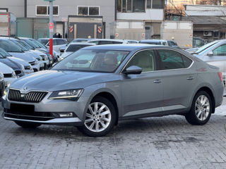 Skoda Superb foto 3