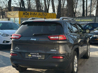 Jeep Cherokee foto 6