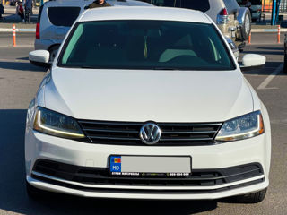 Volkswagen Jetta foto 4