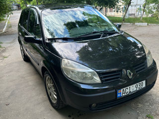 Renault Grand Scenic foto 2