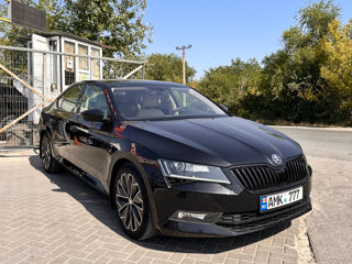 Skoda Superb foto 2