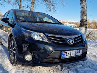 Toyota Avensis foto 8