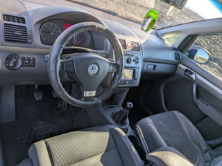 Volkswagen Touran foto 12