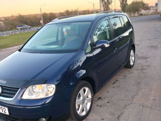 Volkswagen Touran foto 5