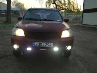 Mazda Tribute foto 2