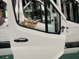 Vand usha dreapta de mercedes sprinter 2019-2024 model foto 2