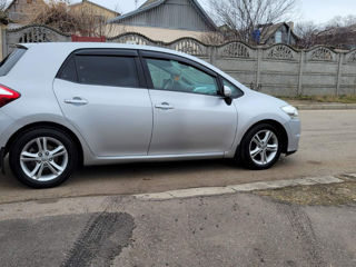 Toyota Auris фото 3