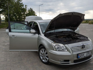 Toyota Avensis foto 6