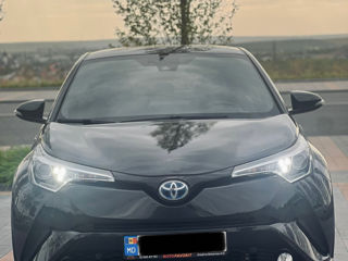 Toyota C-HR foto 2