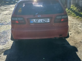 Nissan Almera foto 2