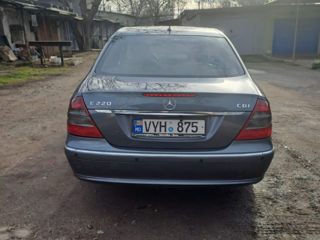 Mercedes E-Class foto 2