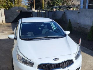 KIA Ceed foto 2