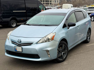 Toyota Prius v