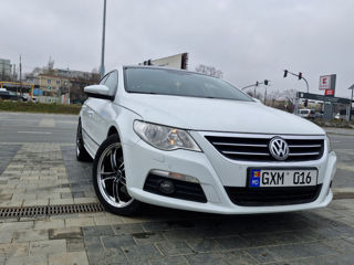 Volkswagen Passat CC foto 2