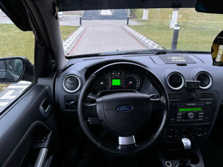 Ford Fusion foto 8