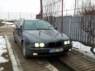 BMW 5 Series foto 3