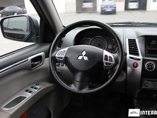 Mitsubishi Pajero Sport foto 4