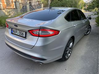 Ford Fusion foto 4