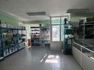 Clădire comercială de vânzare – Centru, Florești foto 2